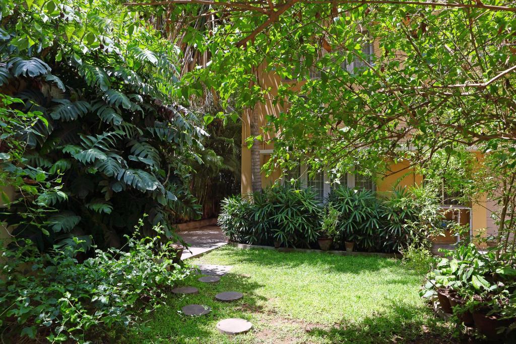 Hanu Reddy Residences Wallace Garden Madrás Exterior foto